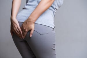 おならは大腸がんの初期症状？原因や早期発見のポイントを紹介