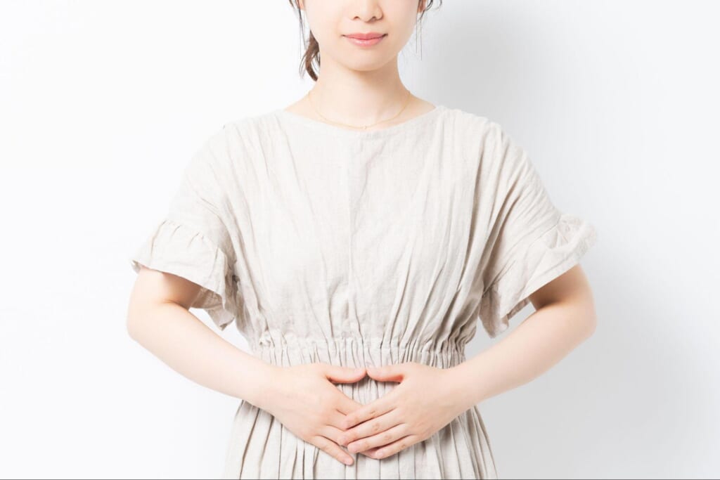 お腹がゴロゴロ・ギュルギュル鳴る理由は？考えられる病気や対策も解説